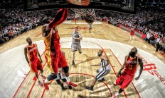 九游娱乐网站-智利硬仗取胜新西兰，NBA季后赛焦点战启示，坚韧与策略的胜利