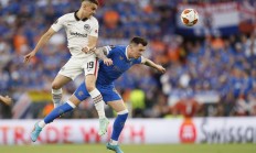 九游官网-法兰克福球员表现出色，助球队击败对手