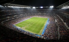 九游体育APP-双城记，范弗利特接管意甲焦点战，上海队速胜新疆队诠释团队篮球