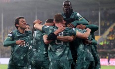 九游体育平台-竞争激烈！欧洲球队在场上展开激烈较量