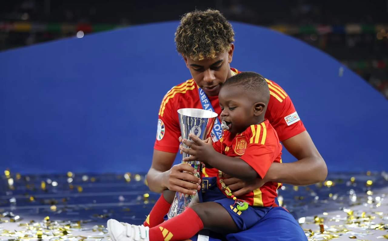 欧洲杯预选赛背后故事揭示,球迷感慨良多 欧洲杯预选赛背后故事揭示,球迷感慨良多