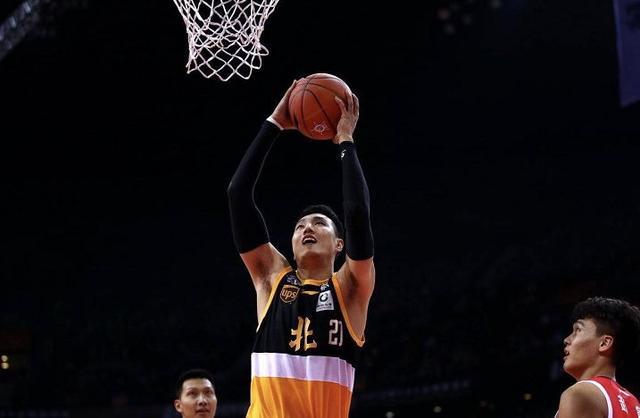 包含猛兽队后卫连砍分,球队跻身前列的词条 包含猛兽队后卫连砍分,球队跻身前列的词条