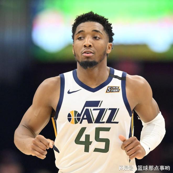 爵士慢热势头不佳,米切尔无奈扛起进攻的简单介绍 爵士慢热势头不佳,米切尔无奈扛起进攻的简单介绍