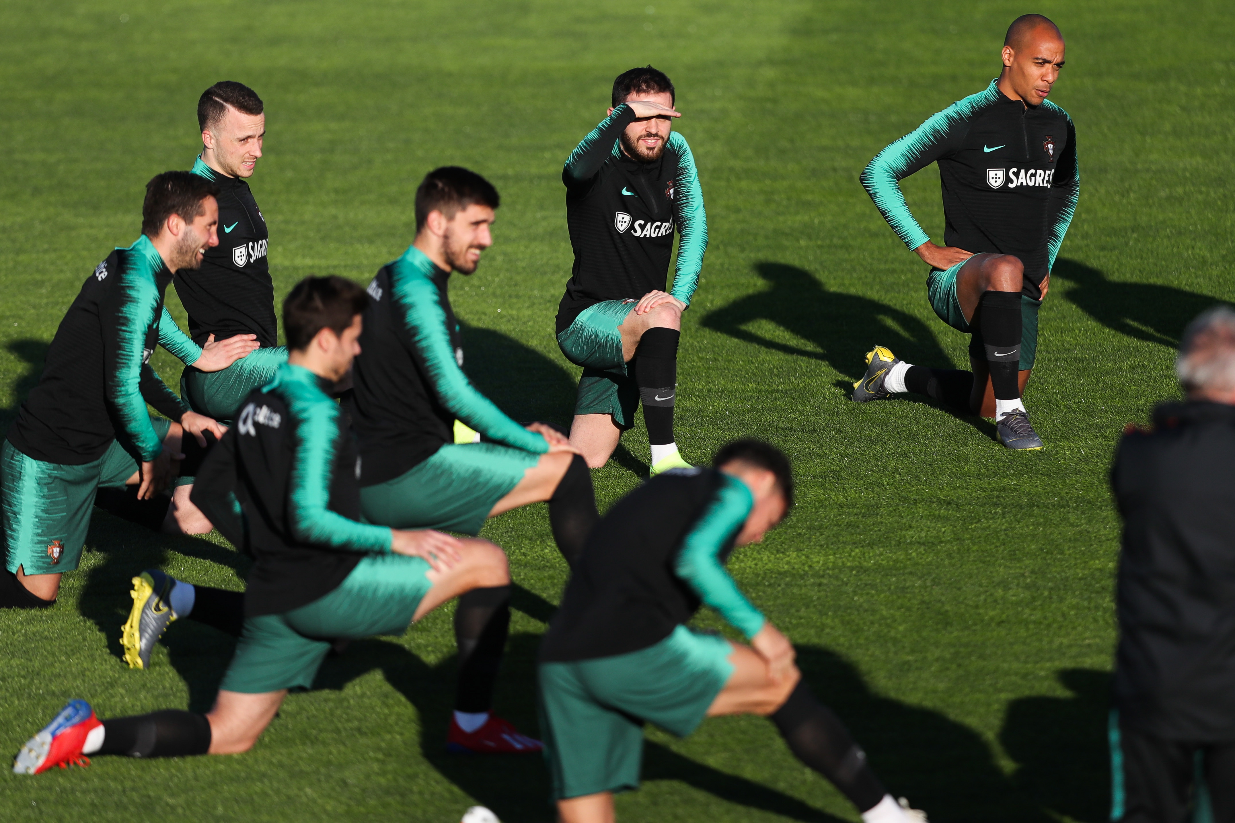 欧洲国家队备战比赛,球员训练积极认真 欧洲国家队备战比赛,球员训练积极认真