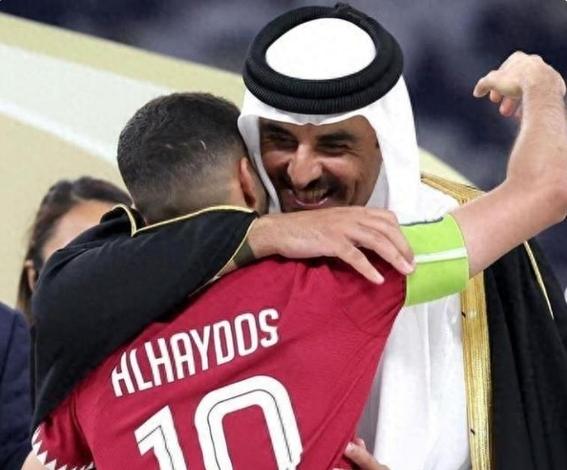 包含欧洲预选赛的精彩瞬间：全场观众尽情欢呼的词条