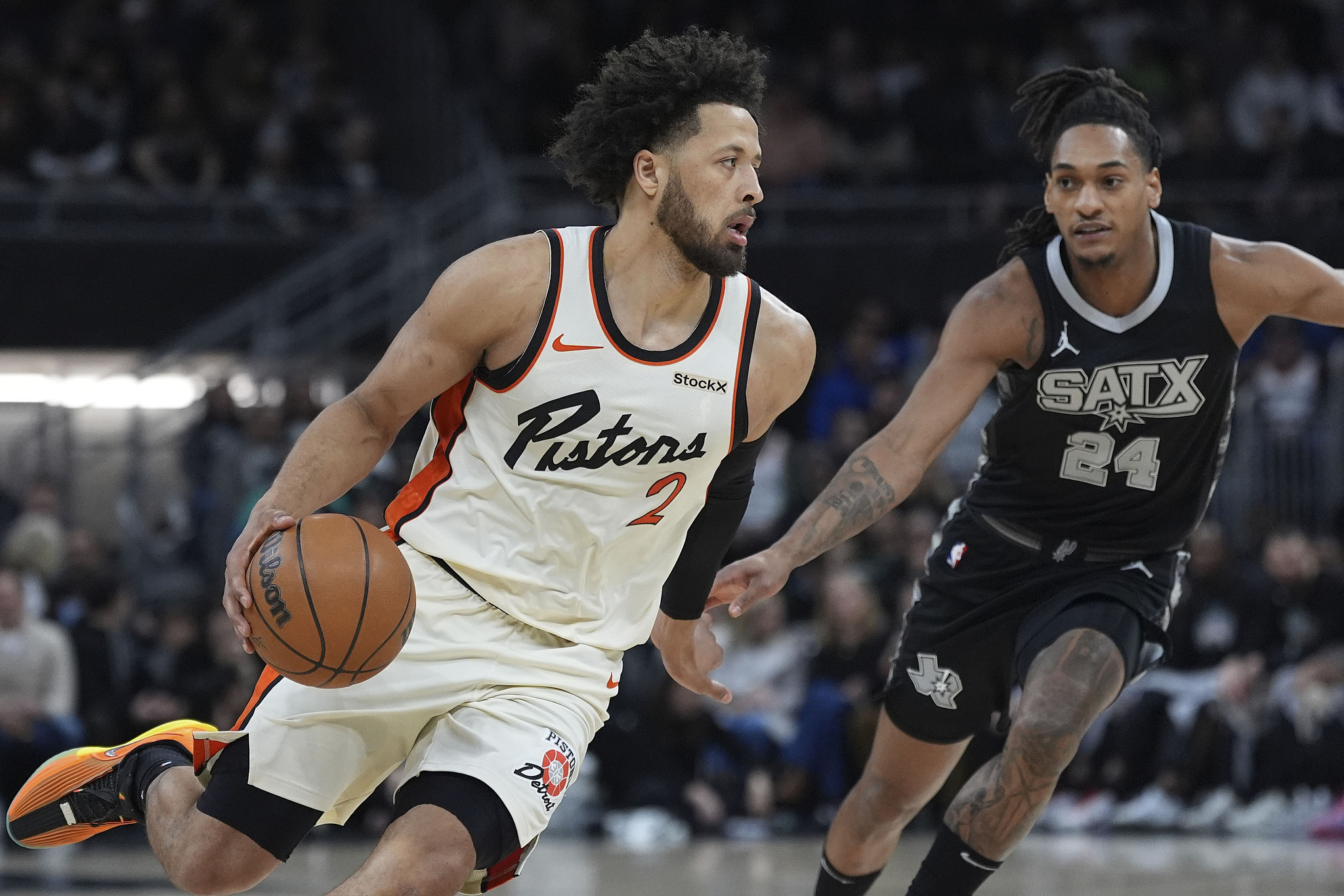 关于猛龙主场力克活塞，范弗利特关键时刻稳定的信息