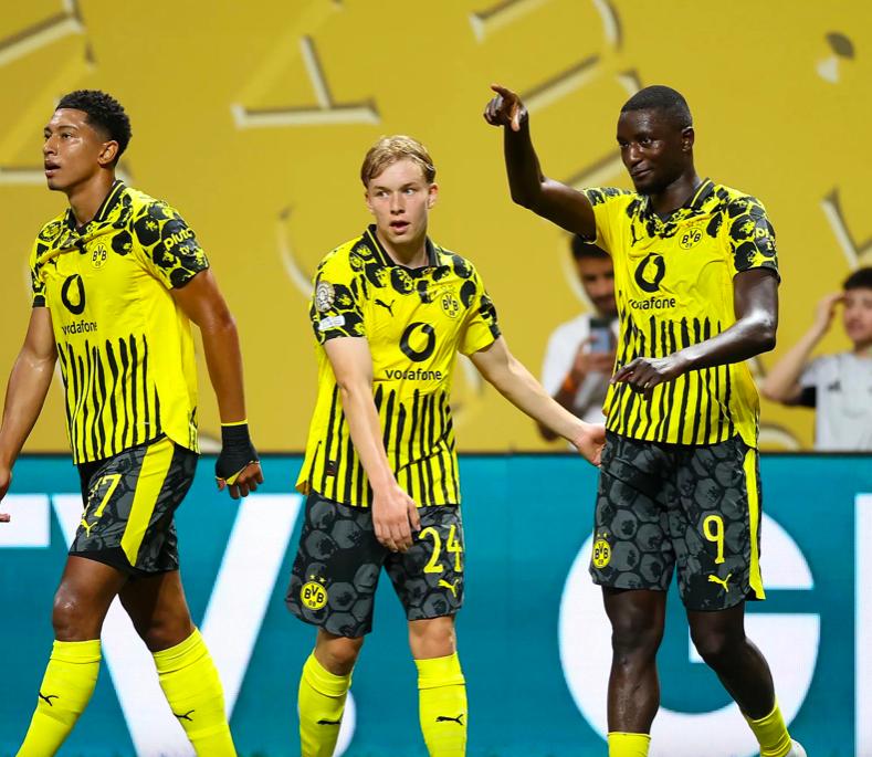 包含皇马轻取马德里竞技，蒂亚戈统治全场的词条